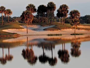Which course and hole number is featured in this picture? 