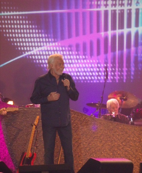 Kenny Rogers played to a sold out audience at the Savannah Center