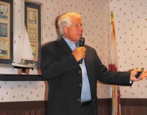 Don Hahnfeldt speaks to the GOP Thursday evening.