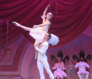 Julia Ponomareva and Alexsey Kuznetsov dance in "The Nutcracker."