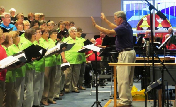 Bill Davis directs the Pops Chorus.