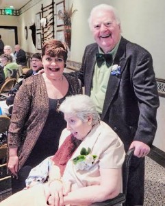 Beloved torch singer, Billie Thatcher, greeted John and Arline Murphy at the Day Break Club.