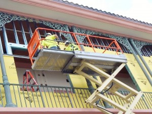 A crew works on the new Katie Belle's facade in Spanish Springs.