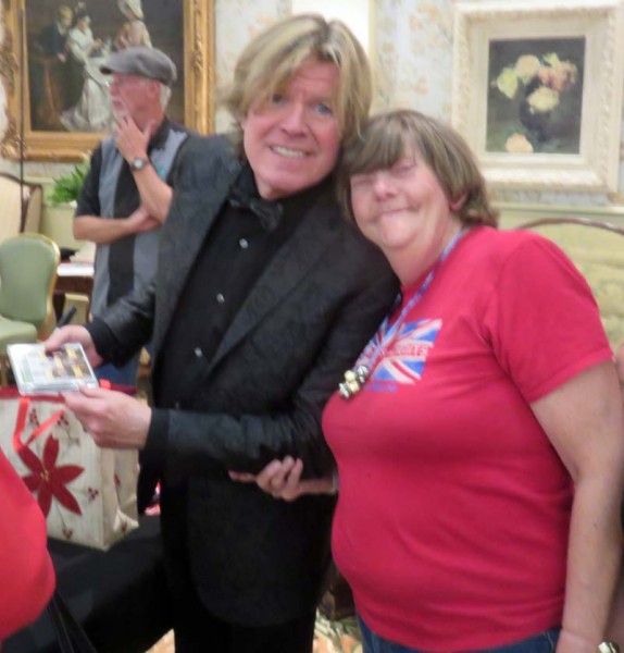 Peter Noone meets with fan Glenda Street.