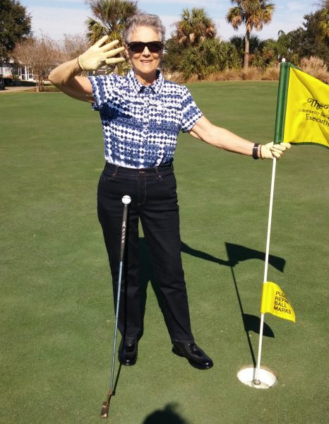 What a start to 2017 as Karen Tynes of the Village of Woodbury celebrated her fourth hole-in-one with the Friday Divas at El Santiago.  Number 6 must be her lucky number as she's holed Oakleigh, El Diablo, Briarwood and now El Santiago all on the 6th hole.