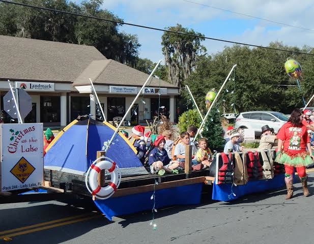 Villagers bring joy to their roles in Christmas Parade in Lady Lake ...