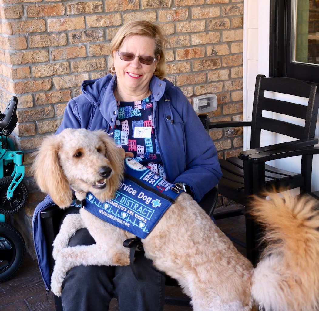 can service dogs go into restaurants