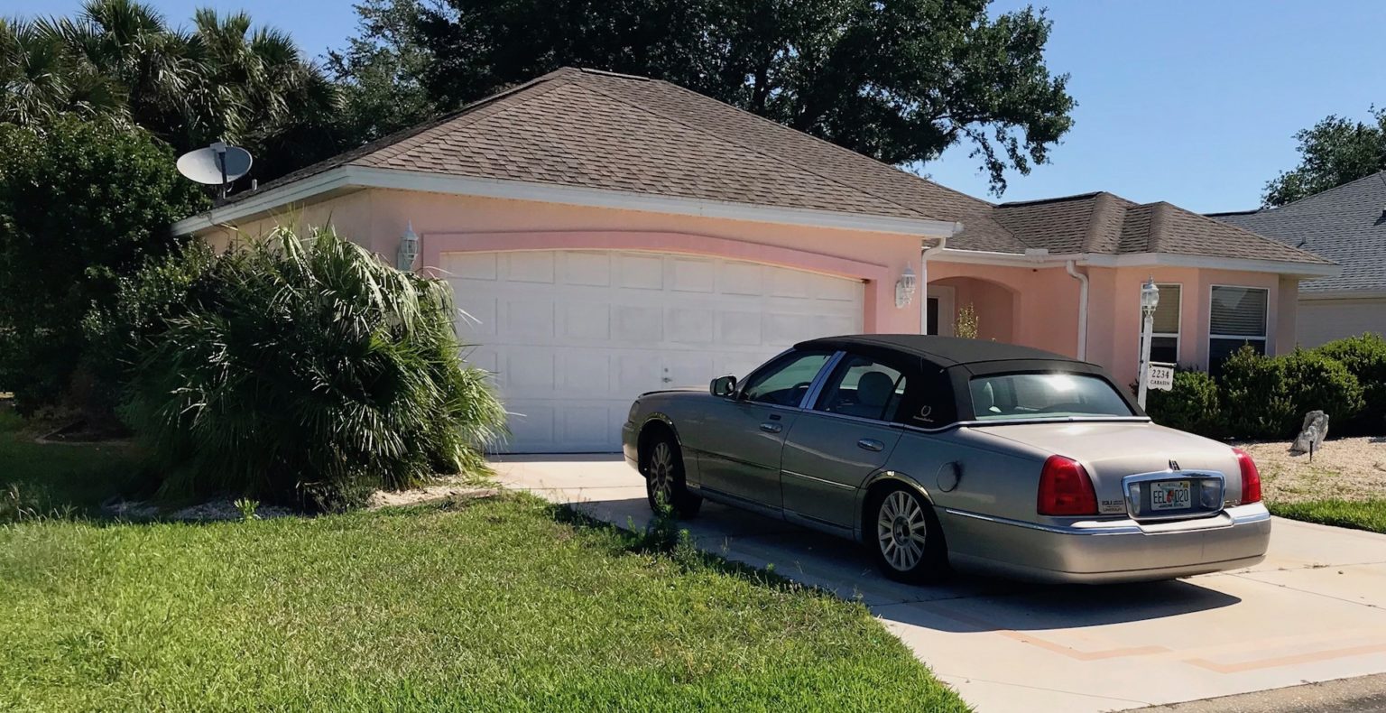 Officials feel helpless about junk car in driveway at home in The ...