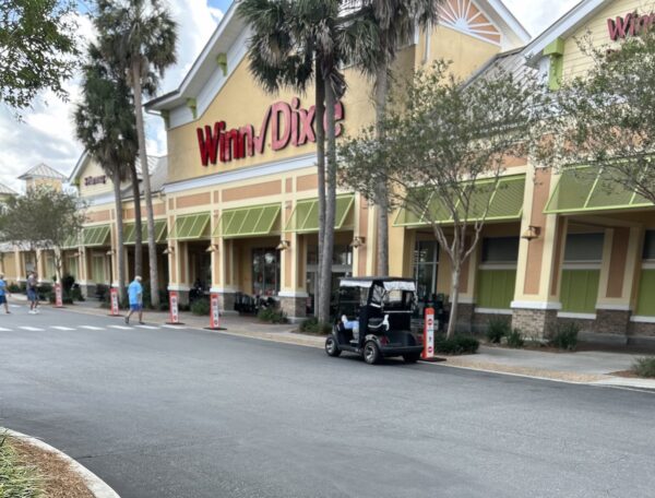 Taking it easy at Winn Dixie at Pinellas Plaza