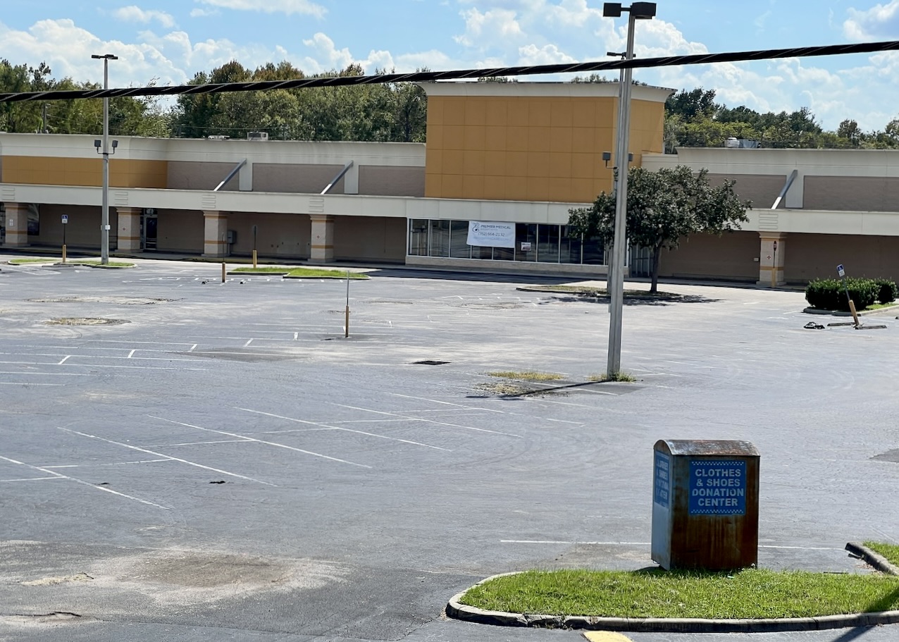 Owner of dormant shopping center contends Wawa could revive activity